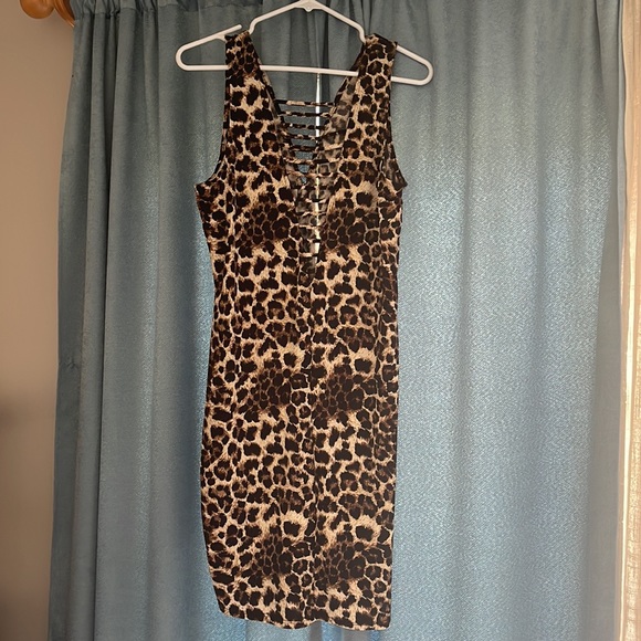 Lilian by Forever 21 Fitted, Strappy Cheetah Midi Dress - Picture 3 of 5